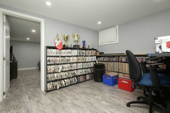 855 Miriam Rd, House other with 5 bedrooms, 2 bathrooms and 4 parking in Pickering ON | Image 23