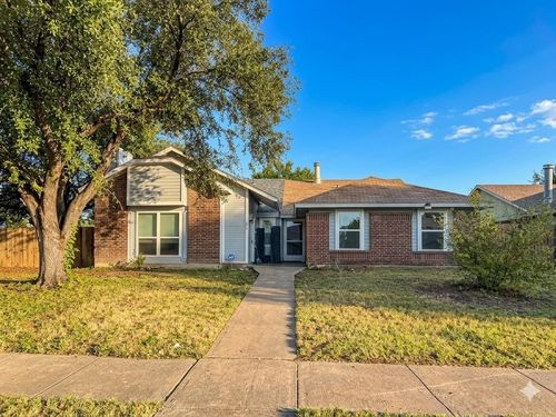 406 Dollins St, Cedar Hill, TX, 75104-2863 | Card Image