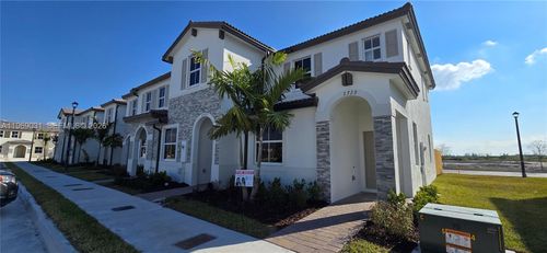 2729-2729 Se 26th Rd, Homestead, FL, 33035 | Card Image