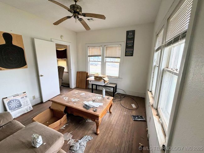1924 W Owen K Garriott Rd, House other with 3 bedrooms, 1 bathrooms and null parking in Enid OK | Image 16