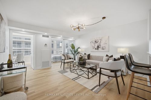 1009-717 Bay St, Toronto, ON, M5G2J9 | Card Image