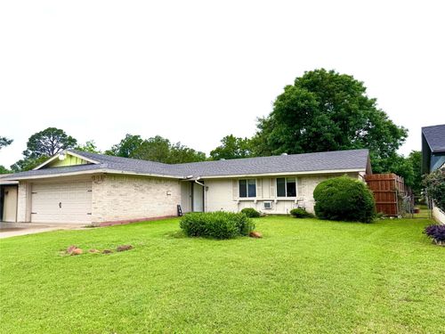 706 Midway Dr W, Euless, TX, 76039-7546 | Card Image
