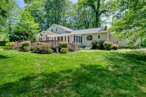 31 Shephard Way, Basking Ridge, NJ, 07920-2223 | Card Image