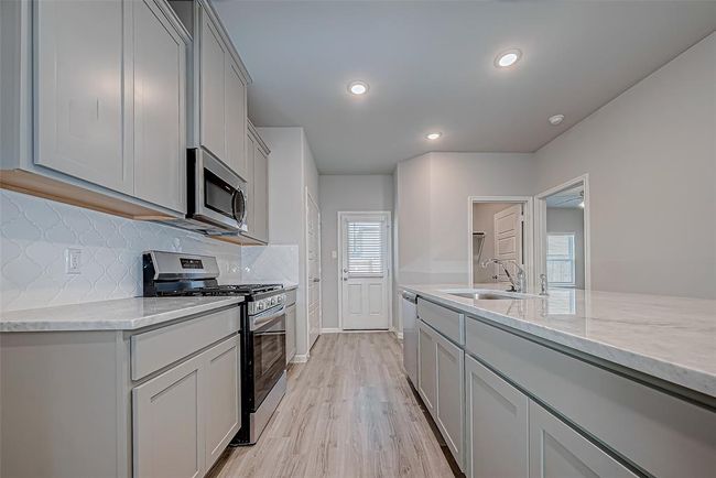 27076 Badger Way, House other with 3 bedrooms, 2 bathrooms and 2 parking in Magnolia TX | Image 15