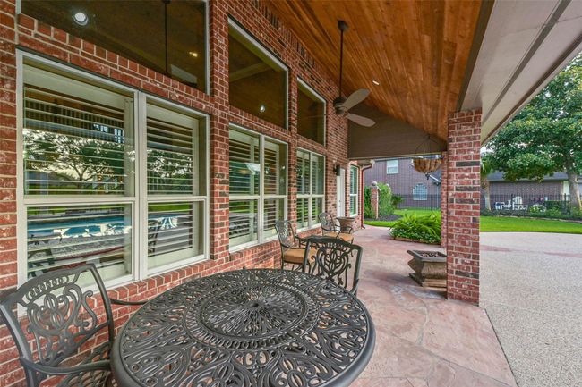 3702 Pine Chase Dr, House other with 4 bedrooms, 4 bathrooms and 3 parking in Pearland TX | Image 39
