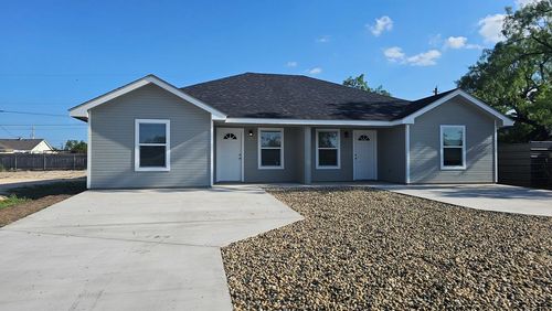 213A W Avenue C, San Angelo, TX, 76903-6814 | Card Image