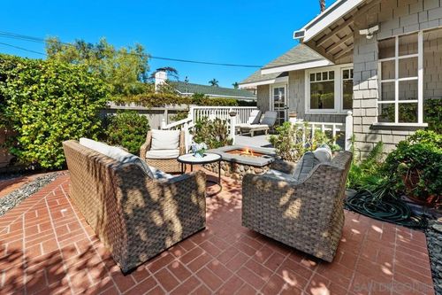 7847 49 Exchange Place, La Jolla, CA, 92037 | Card Image