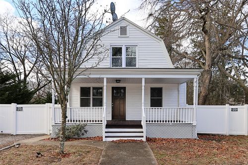 26 Thomas Pl, Smithtown, NY, 11787-3486 | Card Image