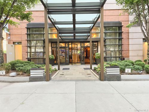 30-k-215 E E 96 Street E, New York, NY, 10128 | Card Image