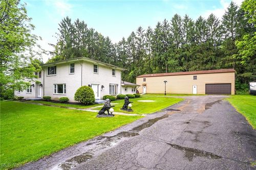 7182 Stewart Sharon Rd, Hubbard, OH, 44425-3032 | Card Image