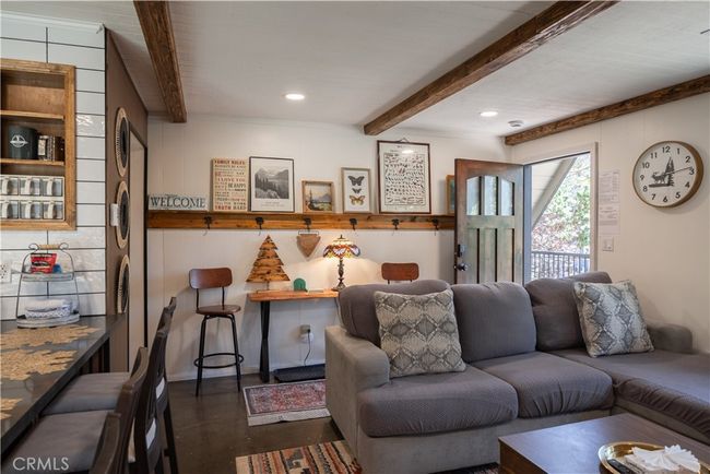 682 Maple Ln, House other with 3 bedrooms, 2 bathrooms and null parking in Sugarloaf CA | Image 5