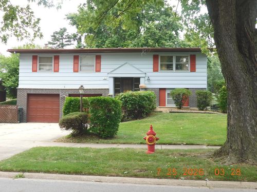 741 W Fitzhenry Ct, Glenwood, IL, 60425-1112 | Card Image