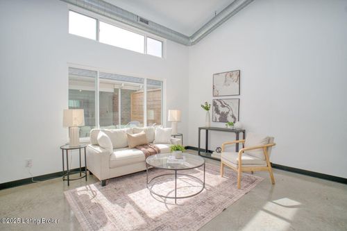 606 Burnett Farm Ln, Louisville, KY, 40243-8800 | Card Image