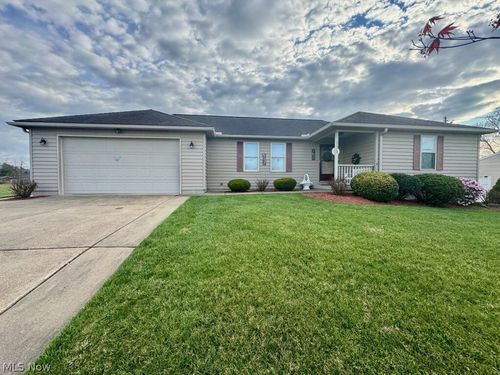 135 Meadow Ln, Parkersburg, WV, 26101-9687 | Card Image