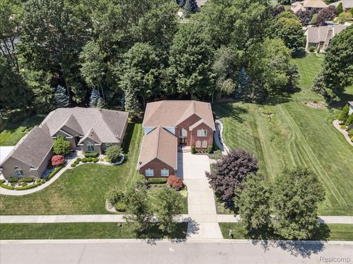 50821 Otter Creek Dr, Shelby Township, MI, 48317-1752 | Card Image