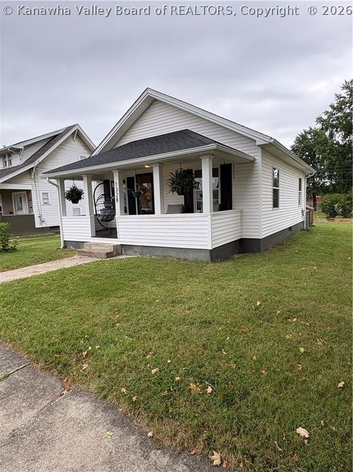 1328 Grosscup Ave, Dunbar, WV, 25064-2923 | Card Image