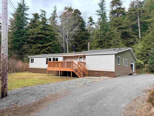 558 Forest Park Dr, Ketchikan, AK, 99901-9558 | Card Image