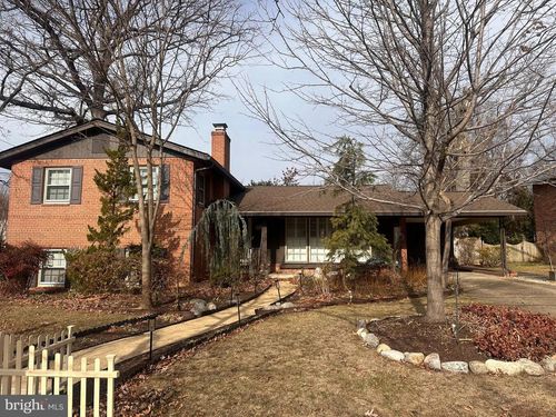 917 Crestwood Dr, Alexandria, VA, 22302-2403 | Card Image