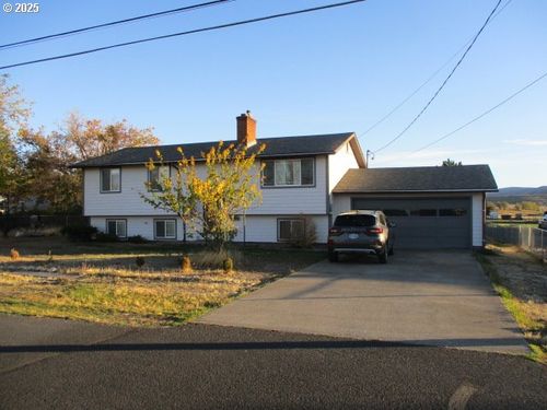 558 E Fulton St, Union, OR, 97883-9699 | Card Image
