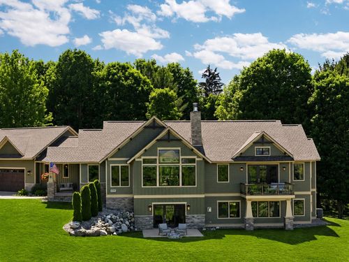 4796 Sunrise Ln, Traverse City, MI, 49684-8953 | Card Image