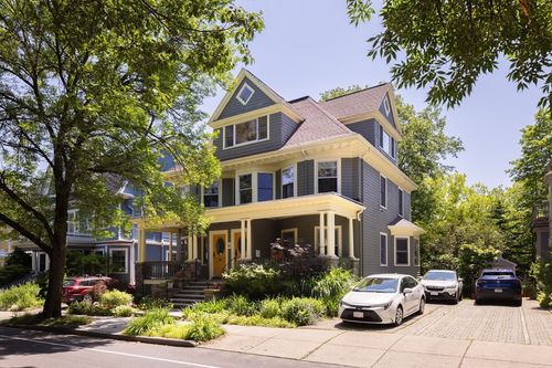 51 Naples, Brookline, MA, 02446 | Card Image