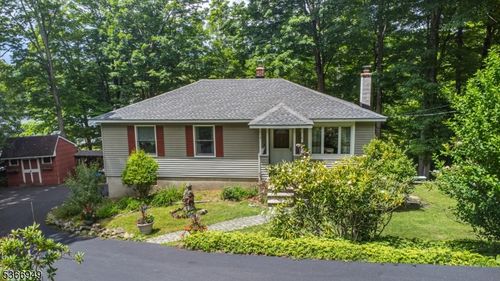 127 Cedar Dr, Newton, NJ, 07860-9738 | Card Image