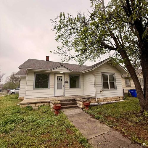 904 N Madison Street, Junction City, KS, 66441 | Card Image