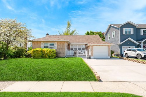 505 Lariat Ln, Bethpage, NY, 11714-4017 | Card Image