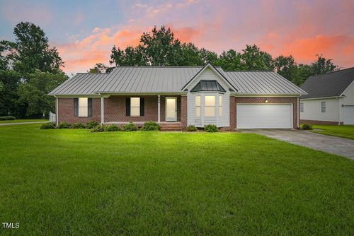 899 Core Rd, Dunn, NC, 28334-7130 | Card Image