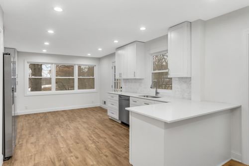 1077 Century Ave S, Maplewood, MN, 55119-5930 | Card Image