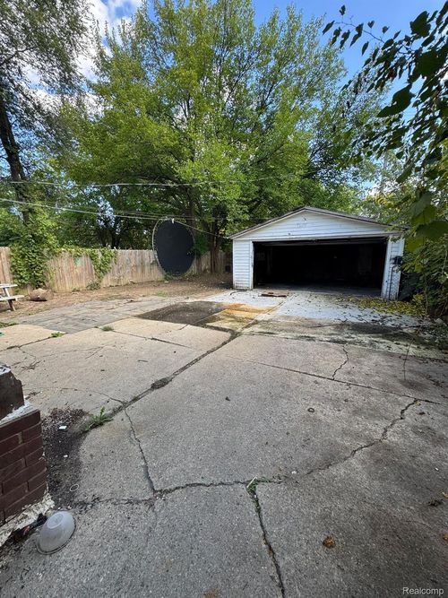 12652 Duchess St, Detroit, MI, 48224-1086 | Card Image