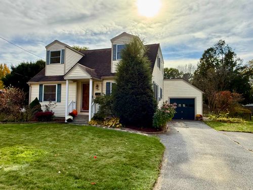 110 Iroquois Ave, Essex Junction, VT, 05452-3573 | Card Image