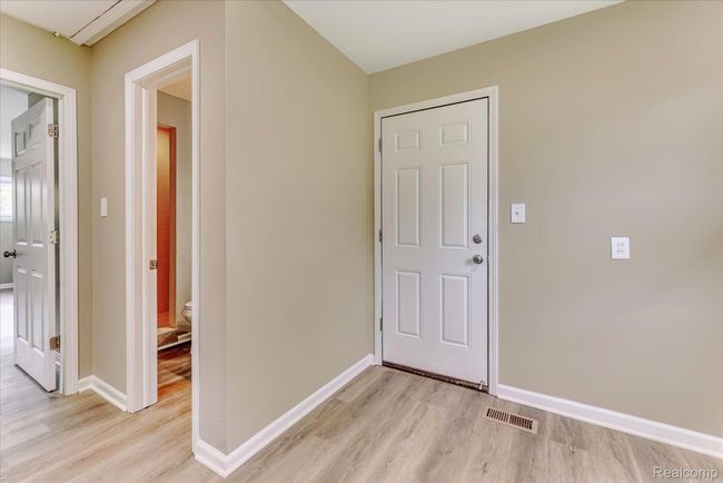 2365 Middlebelt Rd, House other with 4 bedrooms, 2 bathrooms and null parking in West Bloomfield MI | Image 22