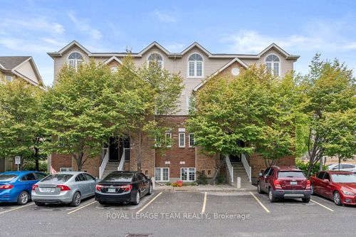 77 Steele Park Private, Cyrville - Carson Grove - Pineview, ON, K1J0J2 | Card Image