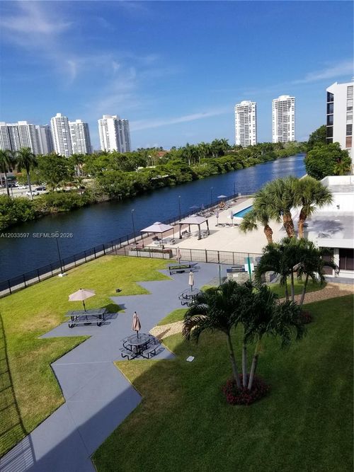211-3401 N Country Club Dr, Aventura, FL, 33180-1722 | Card Image