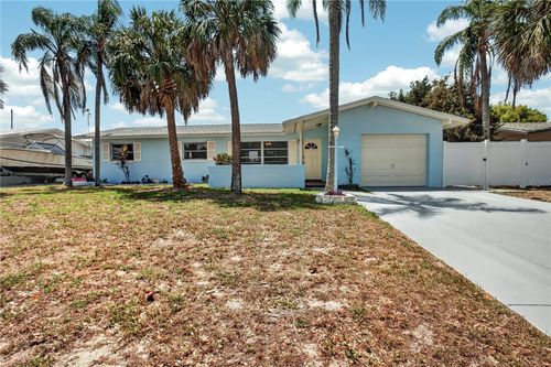13746 Martinique Dr, SEMINOLE, FL, 33776-1308 | Card Image