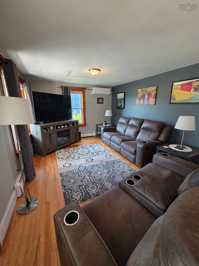 198 Mowatt St, House other with 3 bedrooms, 3 bathrooms and 2 parking in Shelburne NS | Image 7