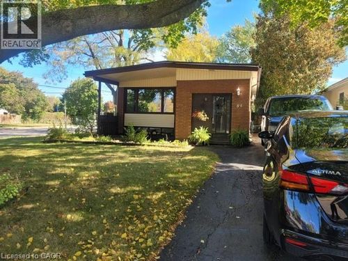 89 Deschene Ave, Hamilton, ON, L9A3J9 | Card Image