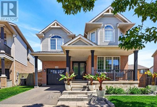 3201 Munson Cres, Burlington, ON, L7M0C2 | Card Image