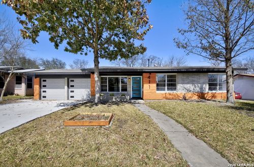 411 Millwood Ln, San Antonio, TX, 78216-6408 | Card Image