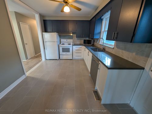 182 Church St S, Richmond Hill, ON, L4C1W6 | Card Image