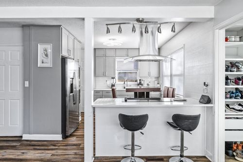 975 Hyacinth Ave E, Saint Paul, MN, 55106-2035 | Card Image