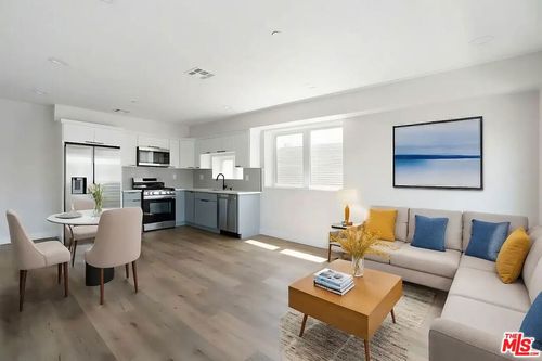 34-1726 Menlo Ave, LOS ANGELES, CA, 90006-4614 | Card Image