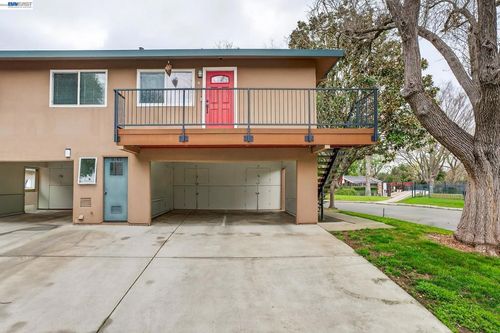 apt-4-8185 Arroyo Dr, Pleasanton, CA, 94588-8156 | Card Image