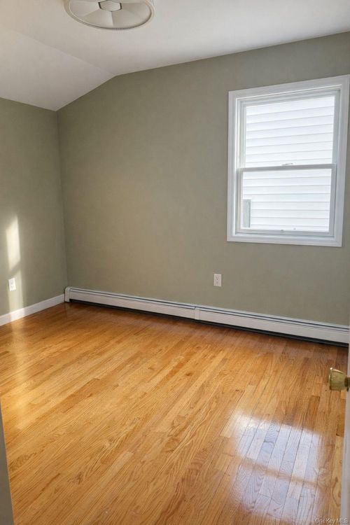 fl-2nd-21427 38th Ave, Bayside, NY, 11361-2105 | Card Image