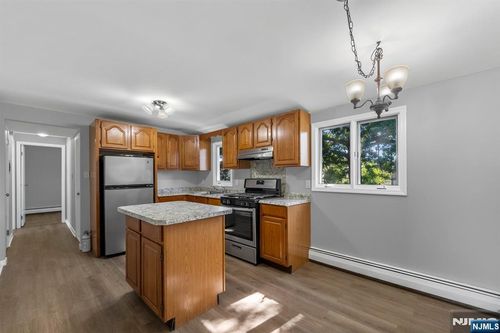 22 Grant St, Elmwood Park, NJ, 07407-2237 | Card Image