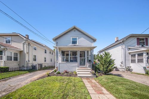 1608 Floral Ave, Jackson, MI, 49202-2519 | Card Image