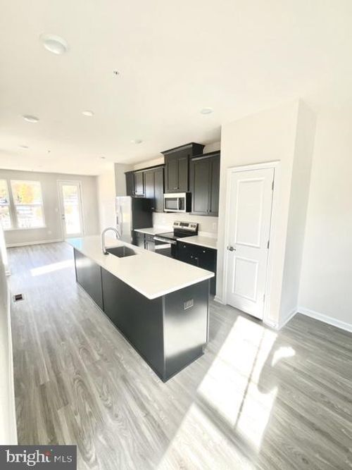 3400 Ganton St, HYATTSVILLE, MD, 20782-4056 | Card Image