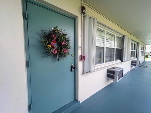 apt-111-200 Horizons W, Boynton Beach, FL, 33435-5039 | Card Image