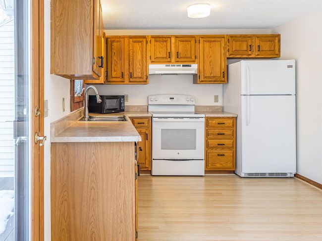 UNIT-9C - 120 Newton Rd, Condo with 2 bedrooms, 2 bathrooms and null parking in Plaistow NH | Image 4